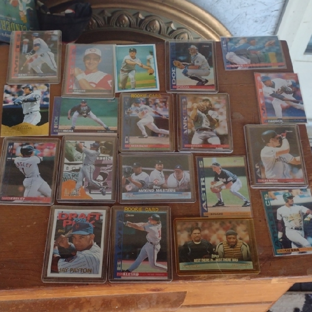 Baseball Trading Card Collection - Picture 1 of 5